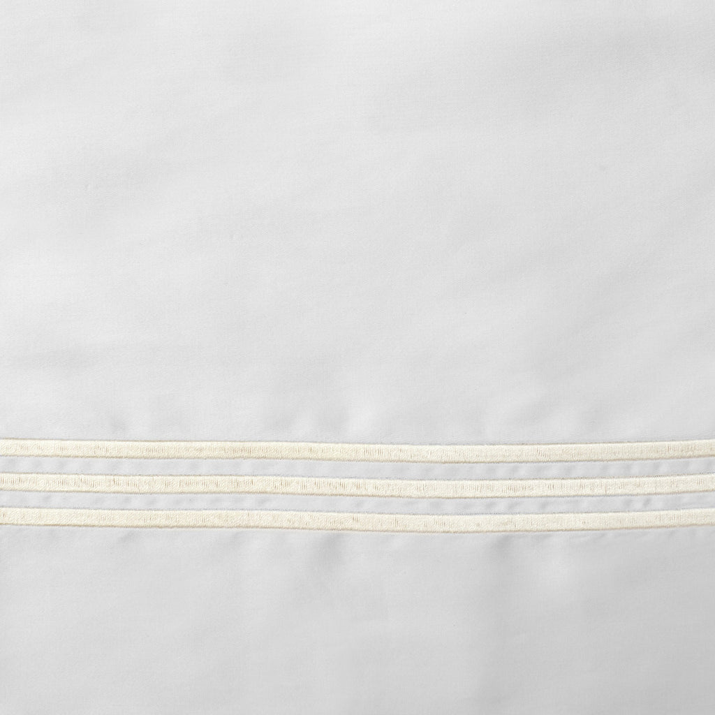 Platinum Sateen Pearl/ Ivory swatch