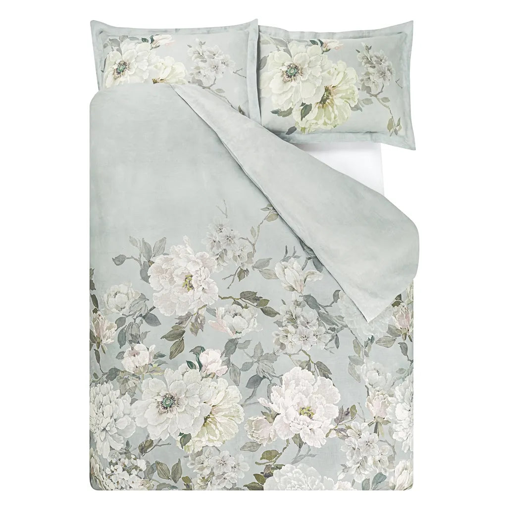 Fleur Blanche Platinum bedding