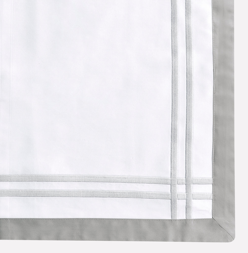 Sinfonia White/ Silver Moon swatch