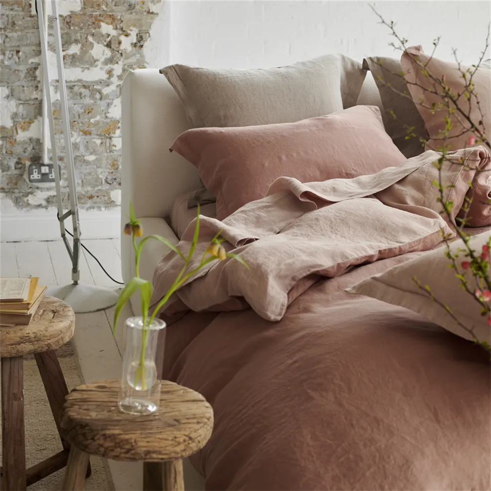 Biella in Cameo Prachment  colour bed