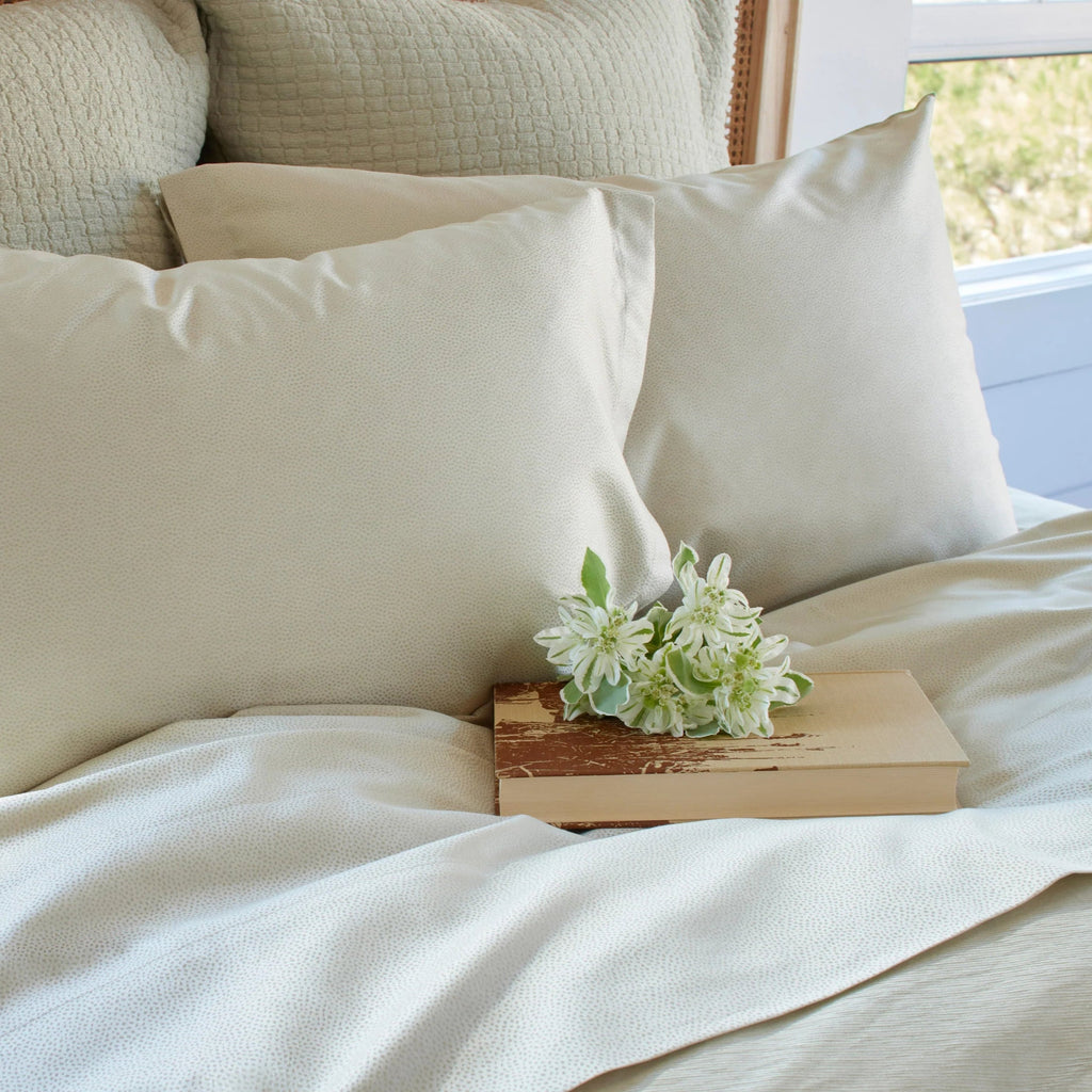 Shams and Flat Sheet in Nilo colour 