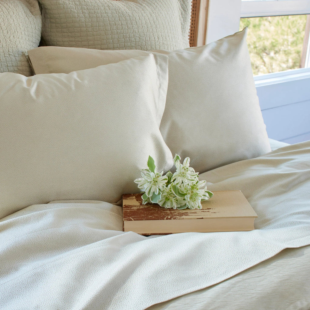 Shams and Flat Sheet in Nilo colour 