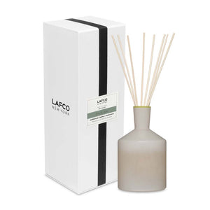 Feu de Bois 6 oz diffuser shown with packaging
