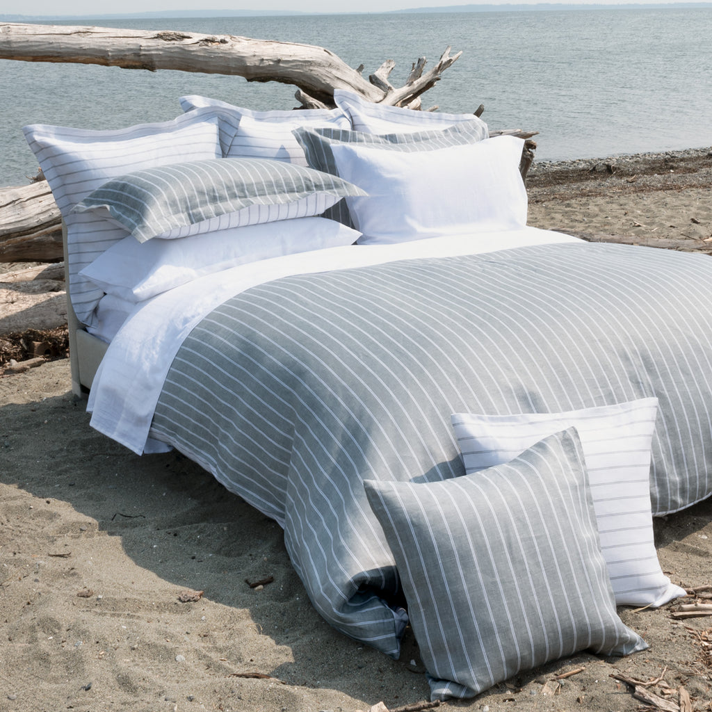 Linea Chalk/Shale bedding