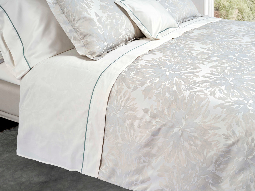 Noto Beige/ Wilton Blue duvet cover close up