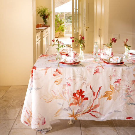 Ondiva tablecloth set up o the table 