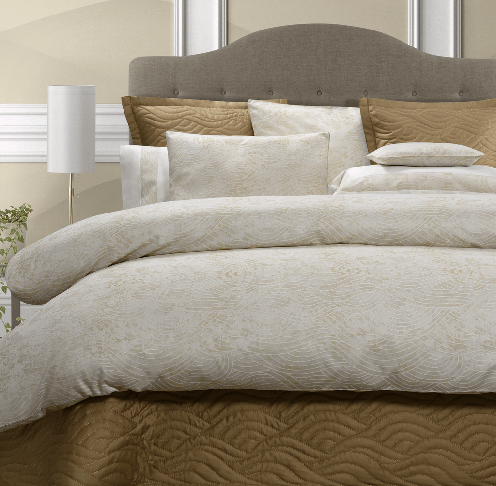 Dea Pelago jacquard and quilted bedding