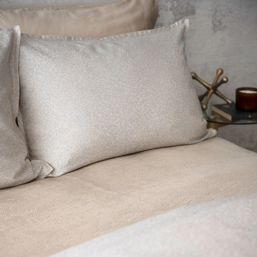 Rio Pearl sham close up photo.