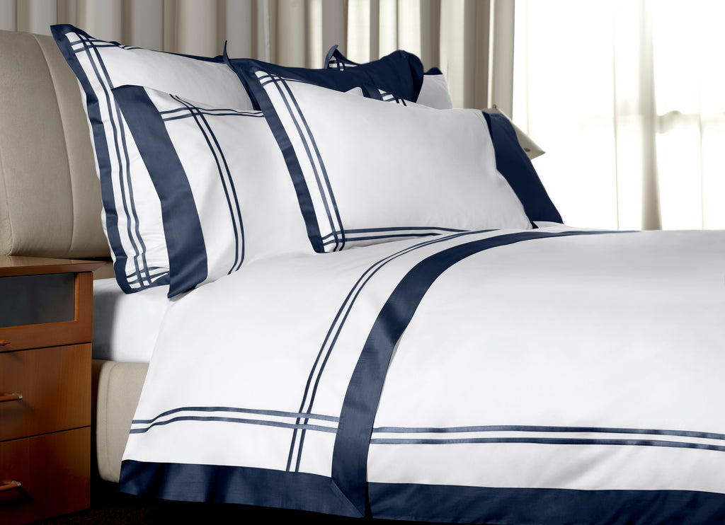 Sinfonia White/ Dark Blue bedding