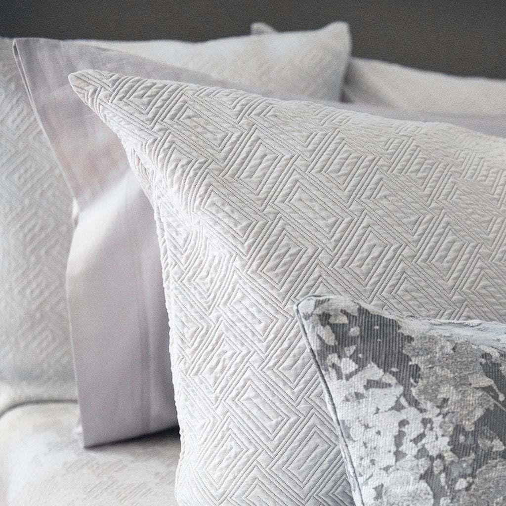 St Geneve Scala Sham (middle)