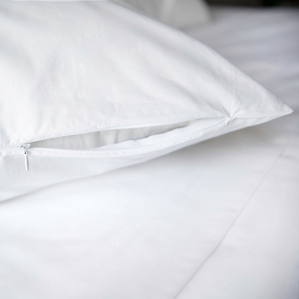 SG Sintra pillow sham with zipper closure. No flange