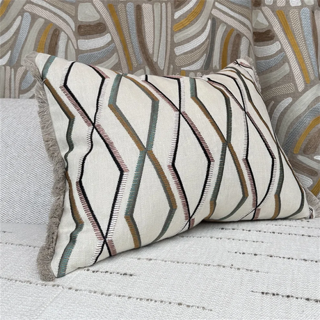Decorative pillow with geometric pattern 