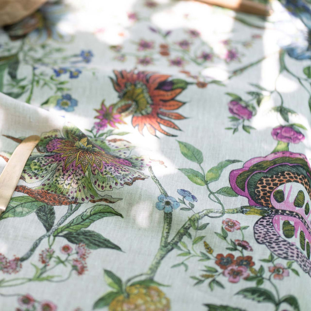 Biloba pattern detail  of intricate flowers