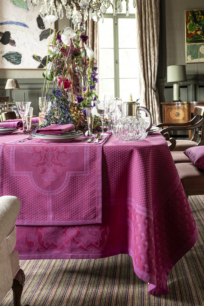 Le Jacquard Francais Palais Vénitien Table Linens in pink