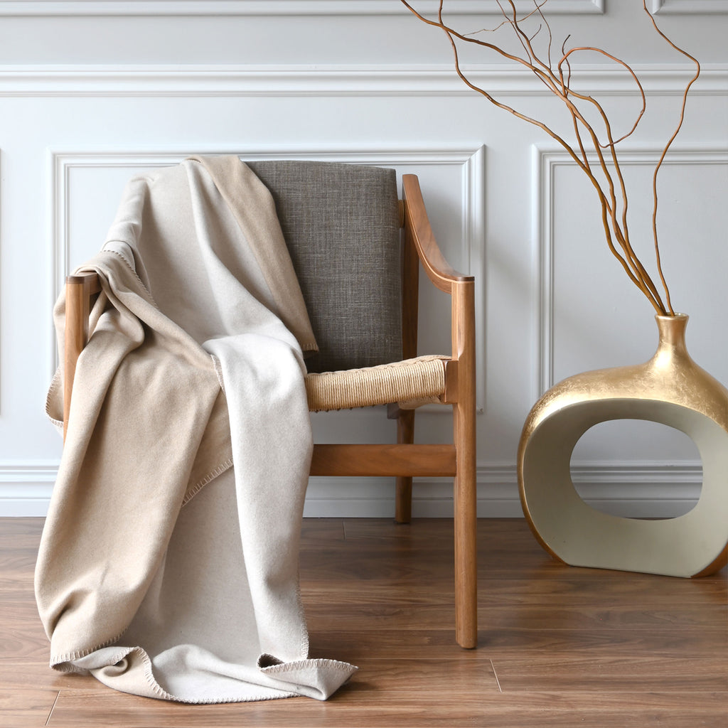 Patrizia throw blanket Latte