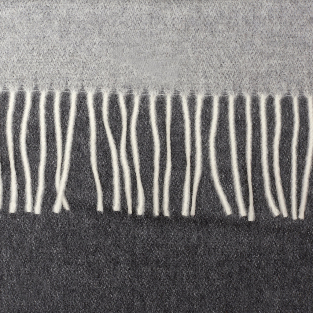 Dolomiti Throw Pearl/Lead Grey Swatch