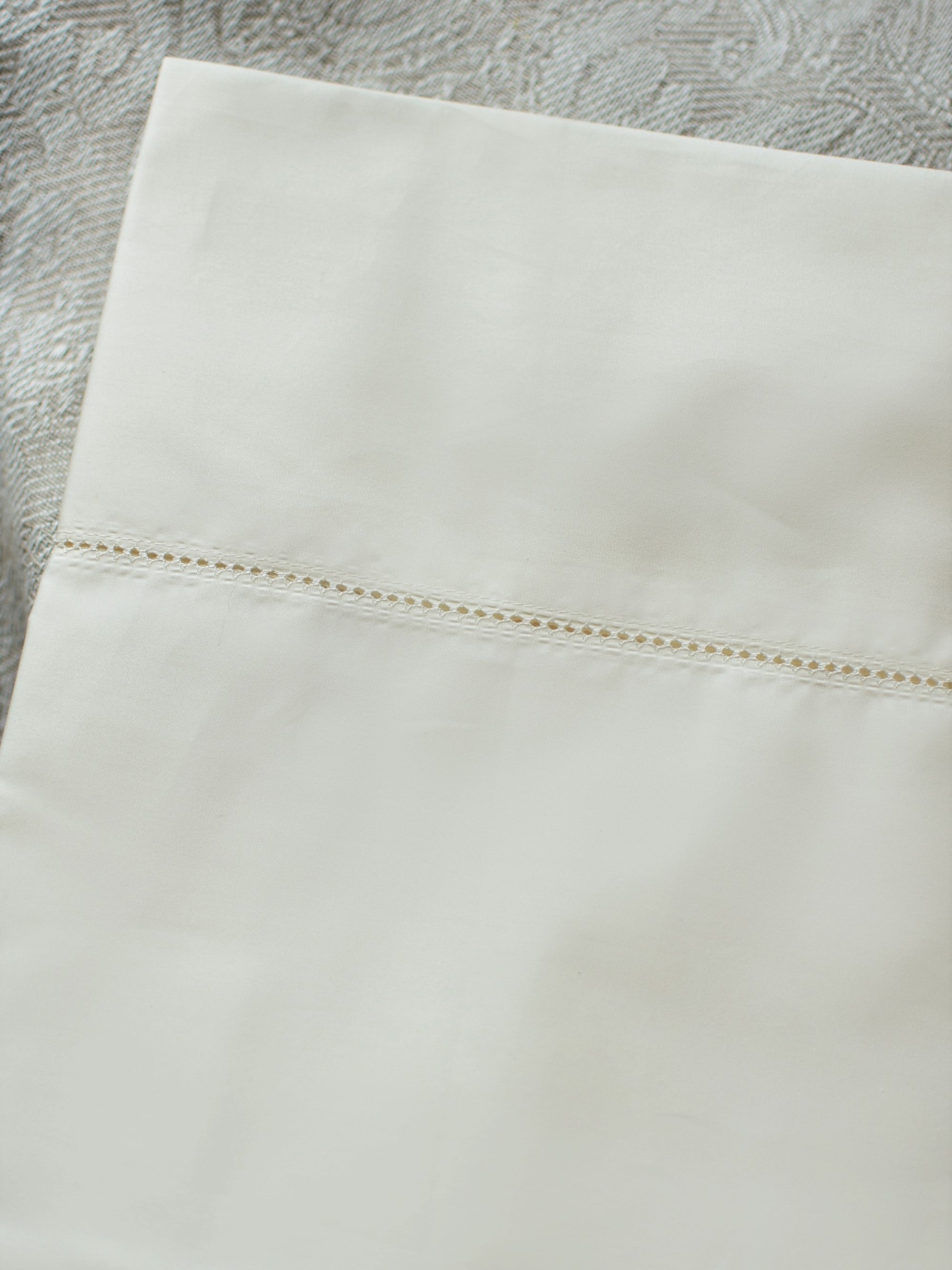 Private Label Fascino Ivory Pillowcases