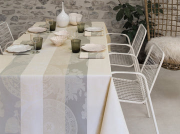 Fleurs Gourmandes tablecloth with table setting 