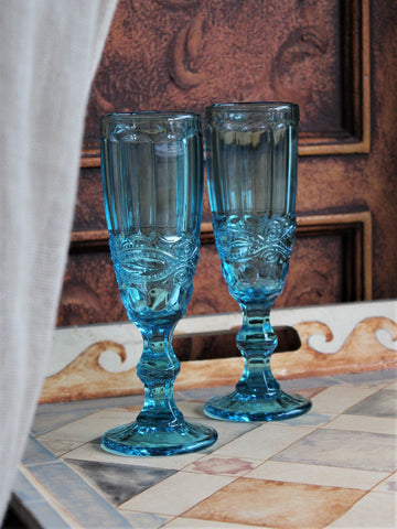 Aqua champagne flutes