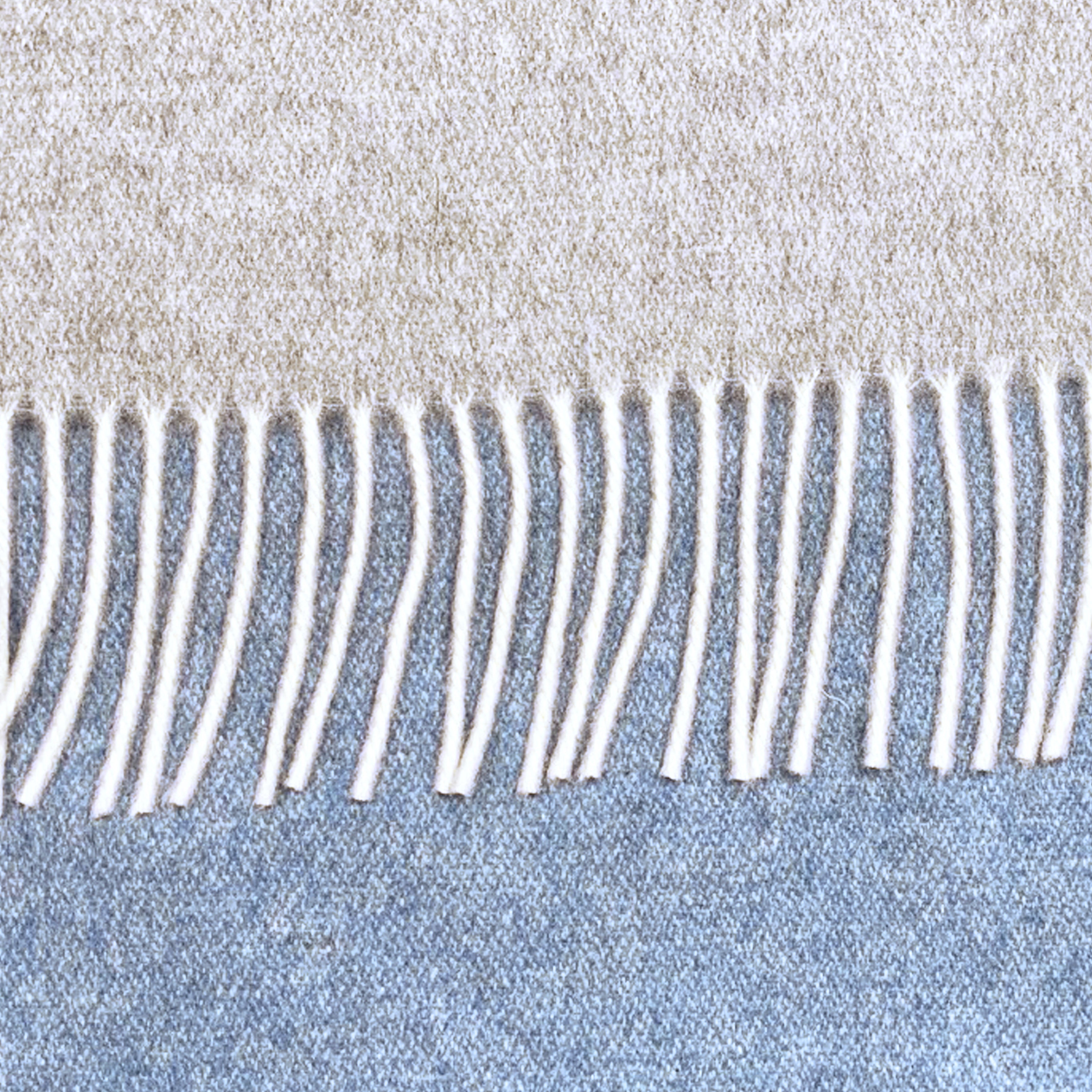 Dolomiti Throw Pearl/Airforce Blue Swatch