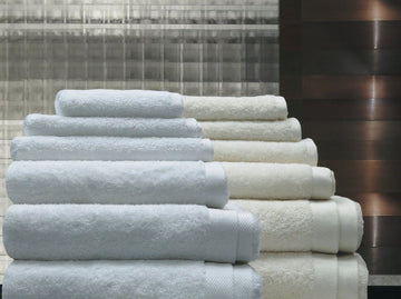 Liscia Towels White and Ivory