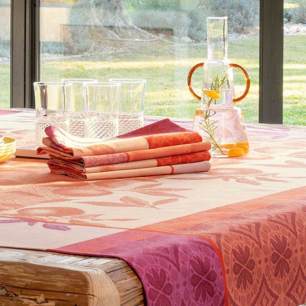 Arrière-pays Pink Table linens